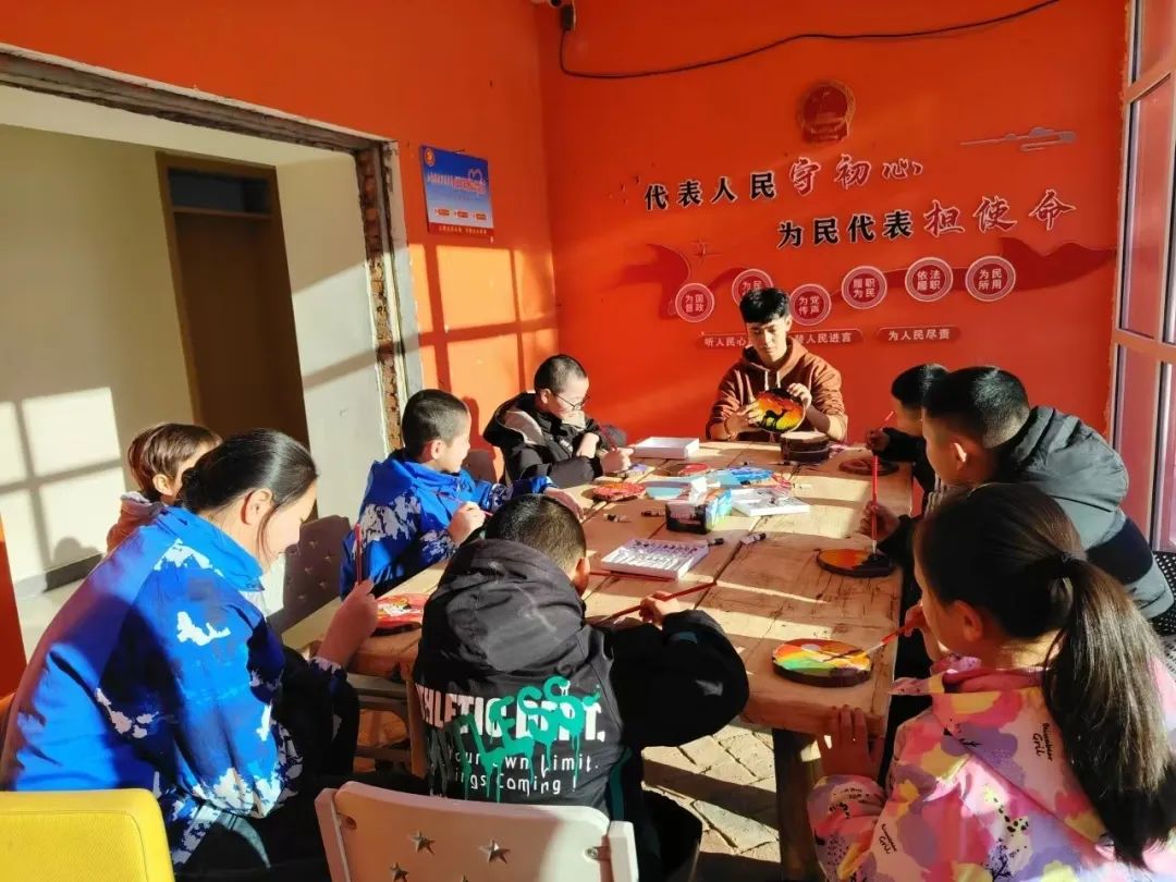 参加社区读书活动 (2).jpg 参加社区读书活动 (2).jpg